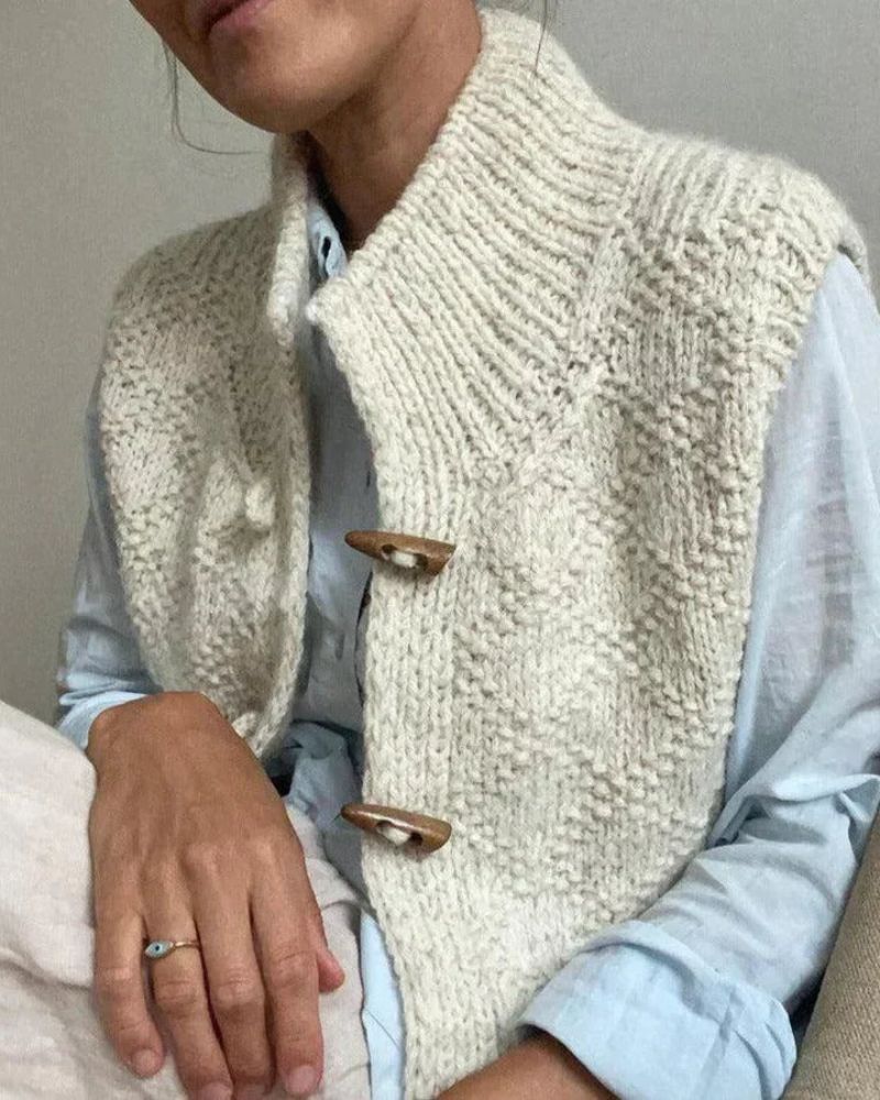 Hollis & June | Yvonne Sleeveless Button Cardigan